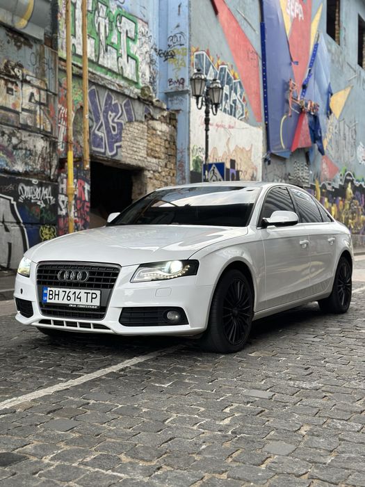 Audi A4 B8 2010 1.8T автомат  отличное состояние