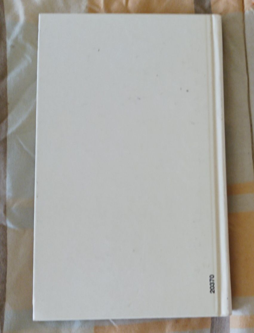 Livro Monique médica e doente