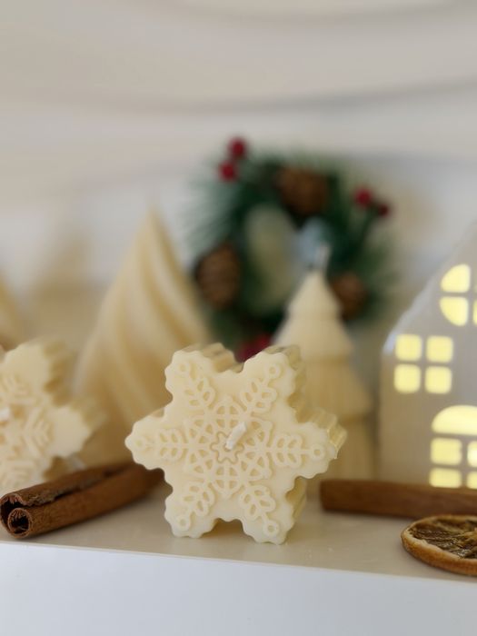 Piękna świeczka sojowa świąteczna