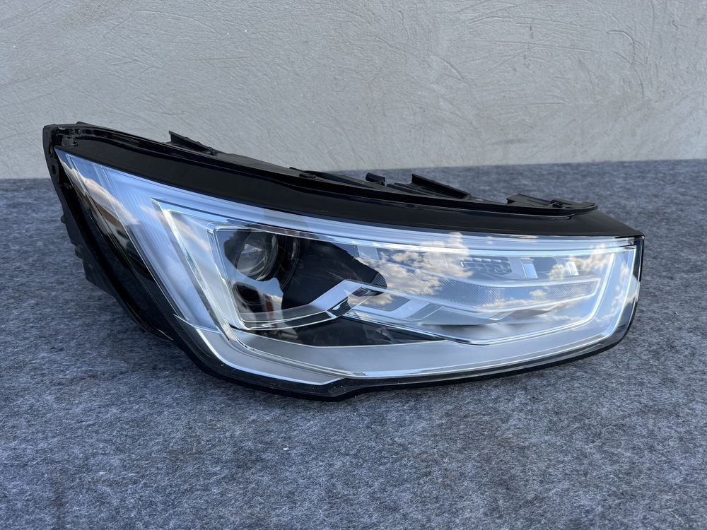 8XA941006 Фара права audi a1 A1 BI XENON