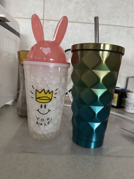 Стакани по 100 гривень