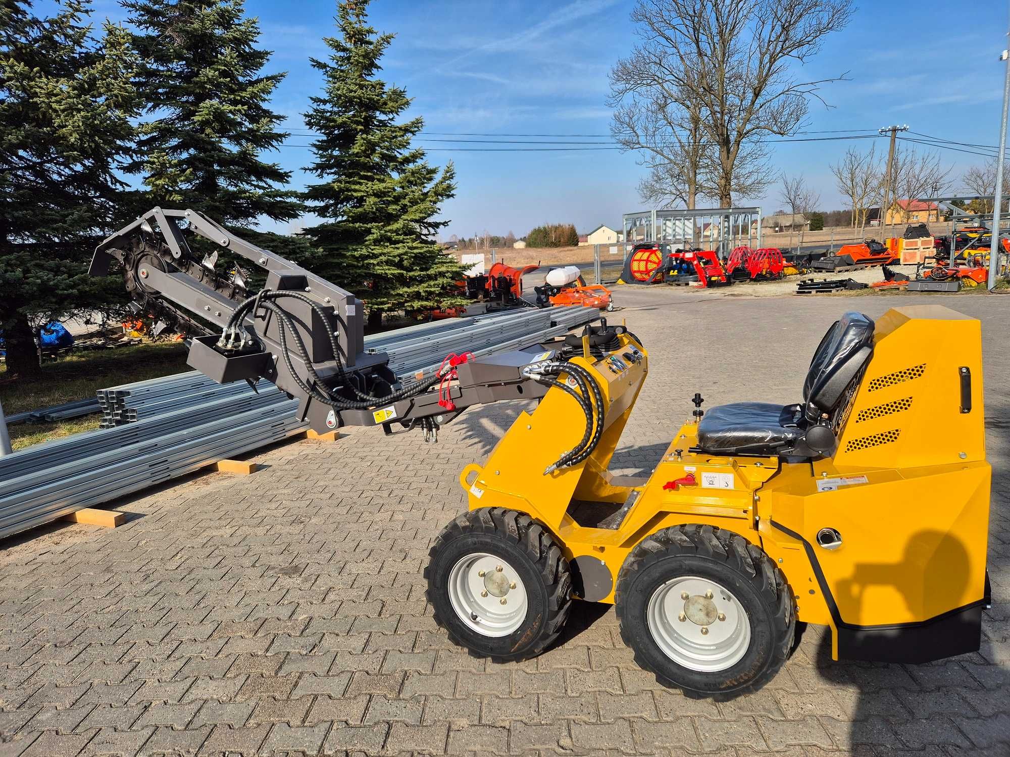 Koparka łańcuchowa hydrauliczna,ramię kopiące pod kable mini koparkia