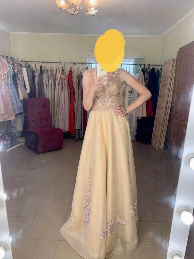 Продам сукню на випуск розмір S