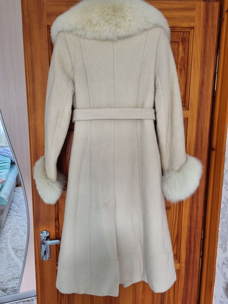 Пальто зимове жіноче