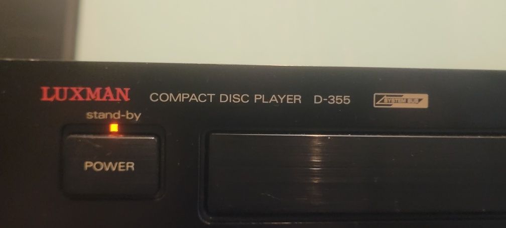 Odtwarzacz CD Luxman D-355