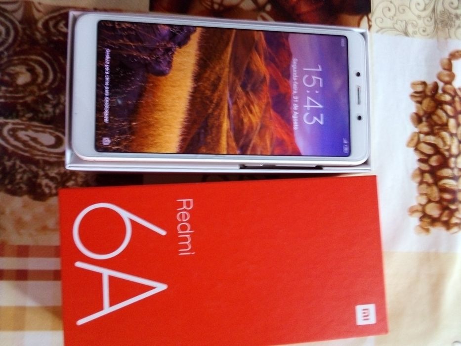 Xiaomi redmi 6A com marcas de uso