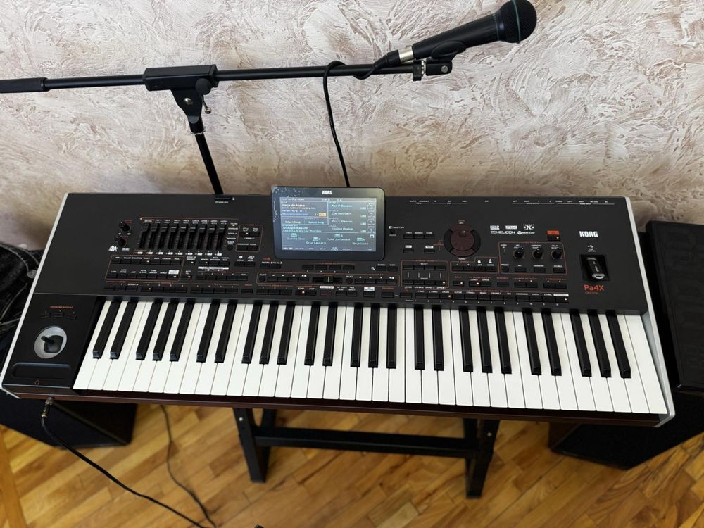 Синтезатор Korg па х4 пяти окт