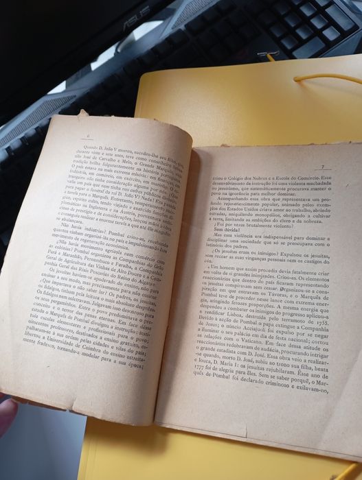 Livro antigo república