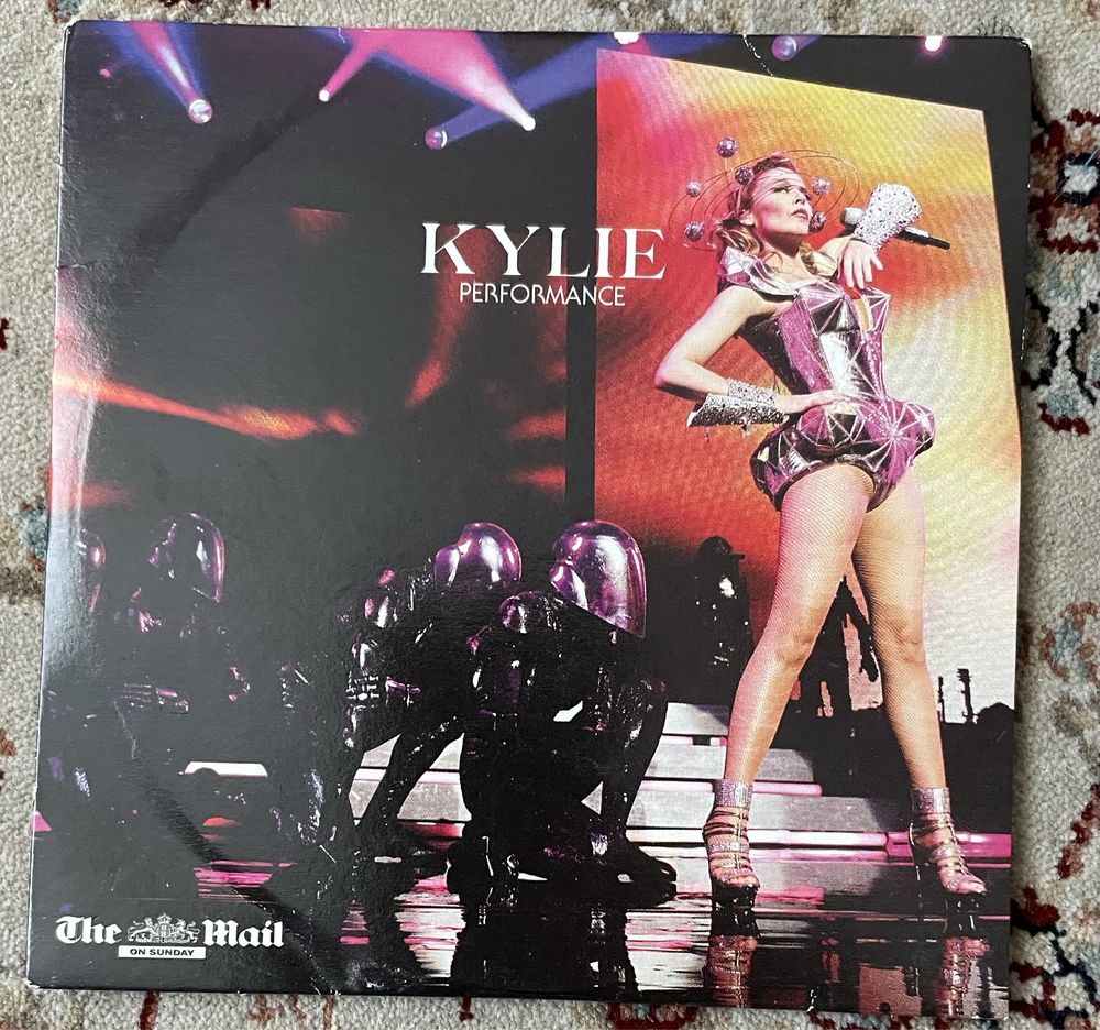 Оригінальний вживаний cd kylie performance