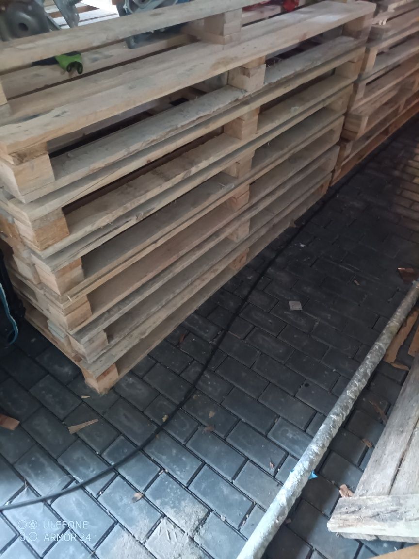 Palety 120x180 cm jak nowe z kostką w środku