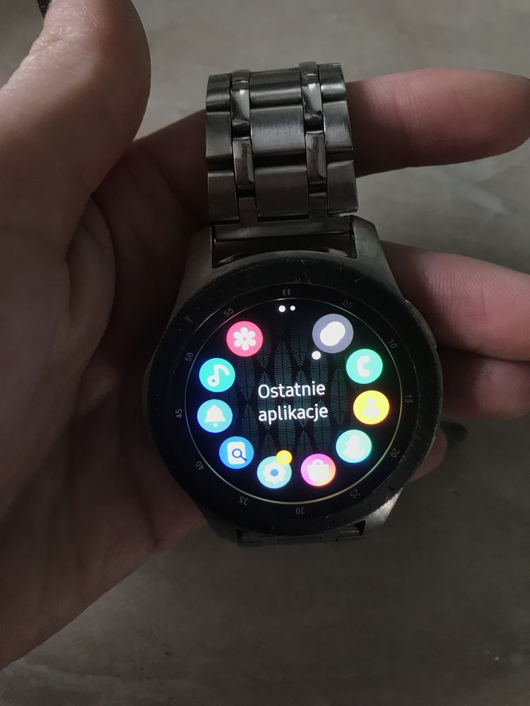 Samsuny galaxy watch Sm-R800