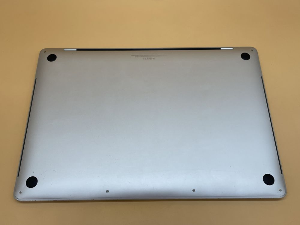Macbook pro 2019 16 дюймів i7 512gb ssd a2141