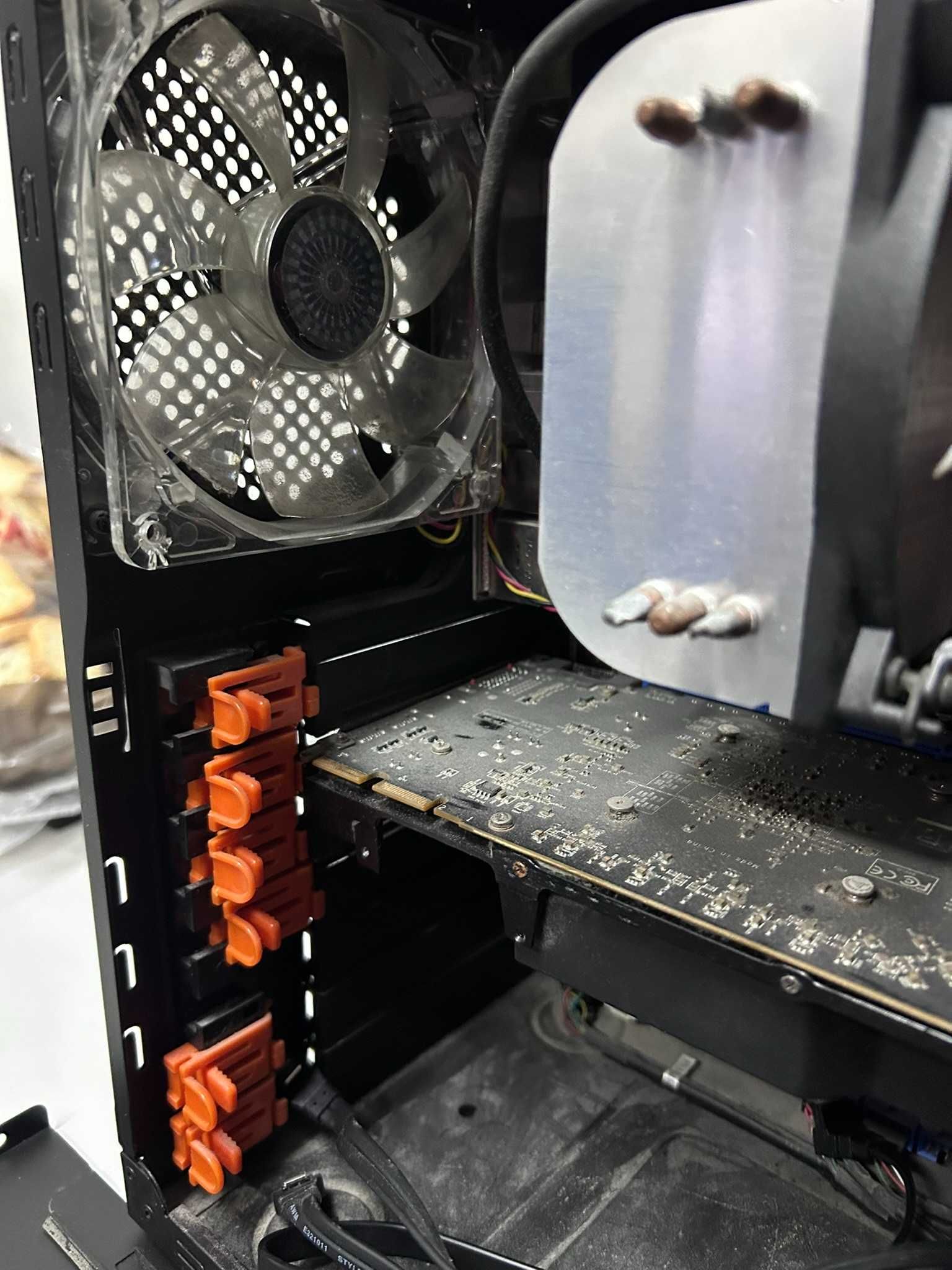 Caixa de PC em óptimas condições