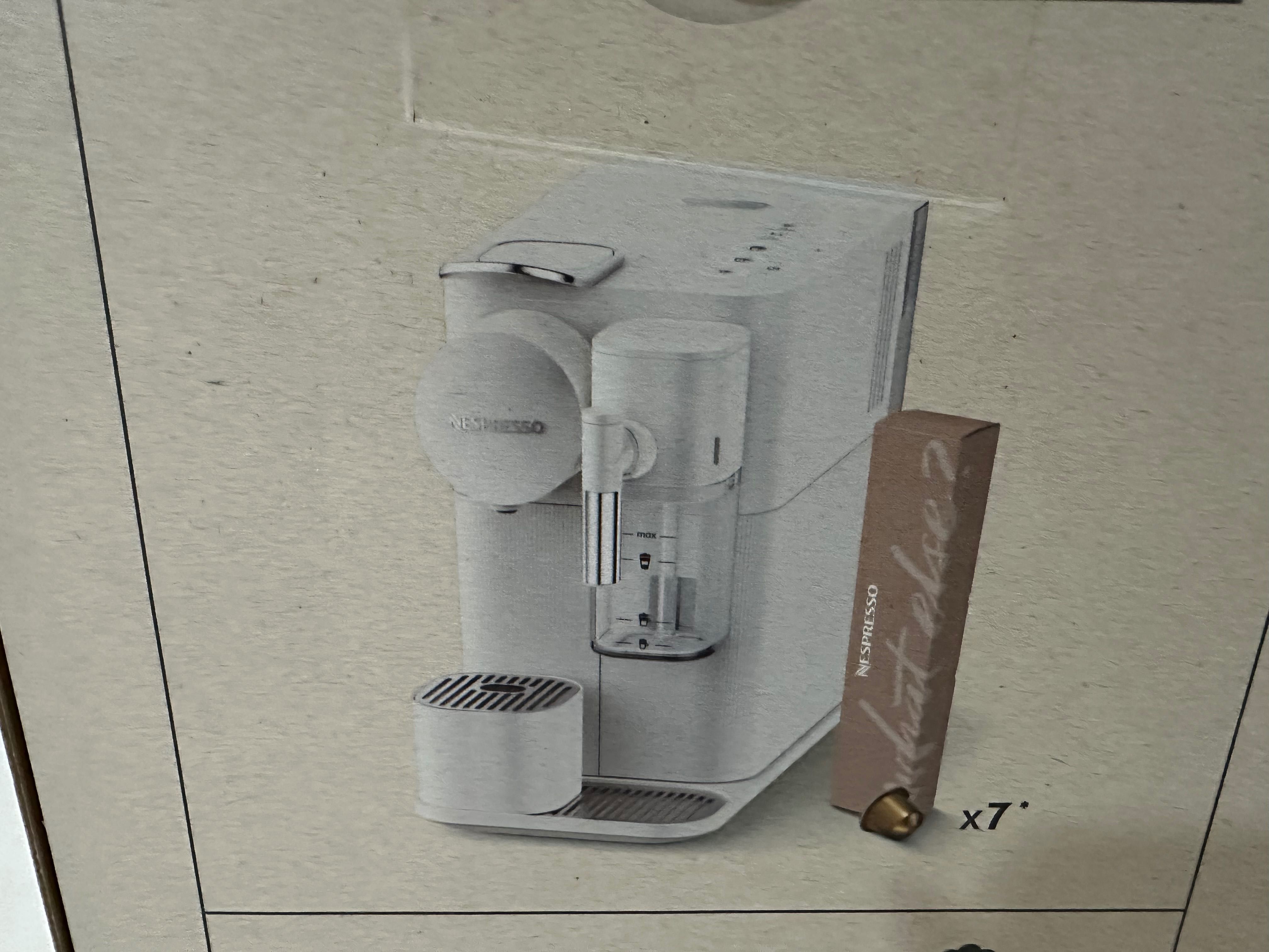 Máquina café Nespresso Latissima One
