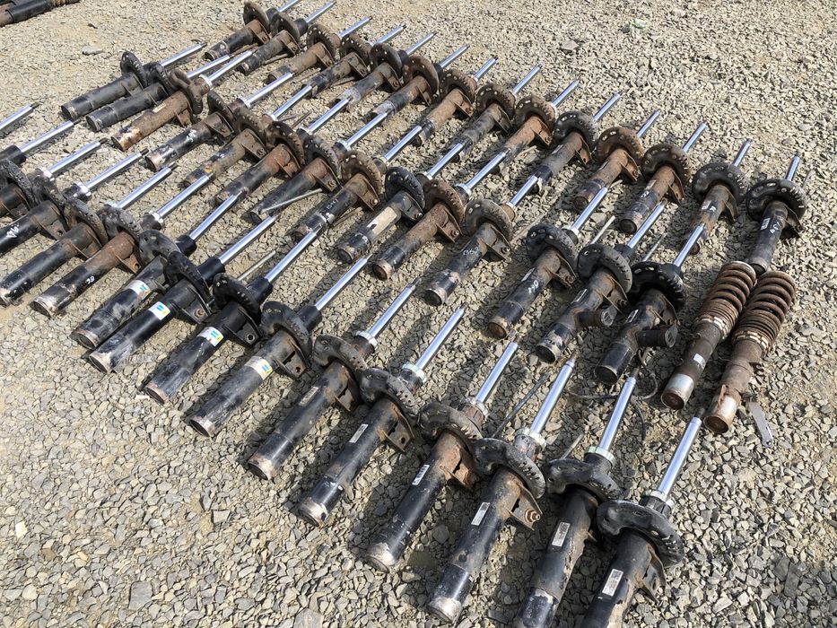 Амортизаторы передние VW Passat B6 стойки амартизатори Пассат Б6