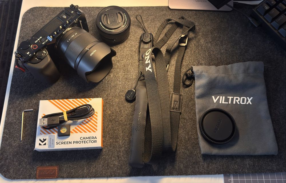 Sony ZV-E10 + Kit 16-50mm + Viltrox 35mm 1.7 + Acessorios
