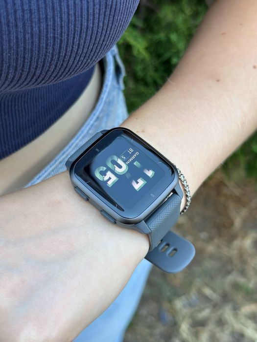 Смарт годинник Garmin Venu sq2