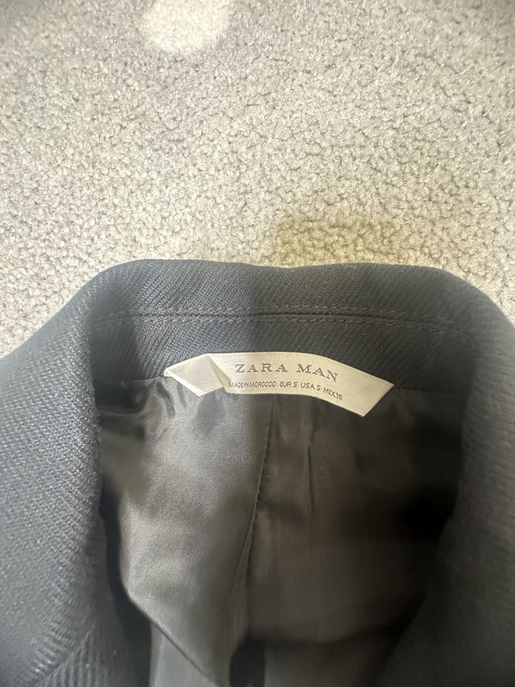 пальто zara man с золотыми пуговицами