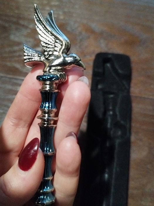 Гарри Поттер(перо с чернильнице,очки,металлическая ручка и сам Гарри)