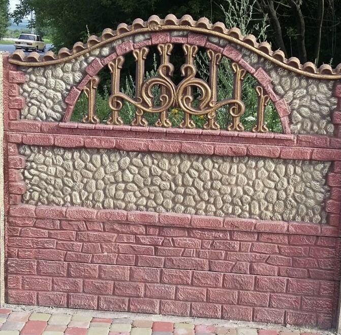 Паркан. паркан бетонний, євроогорожа. Огорожа.