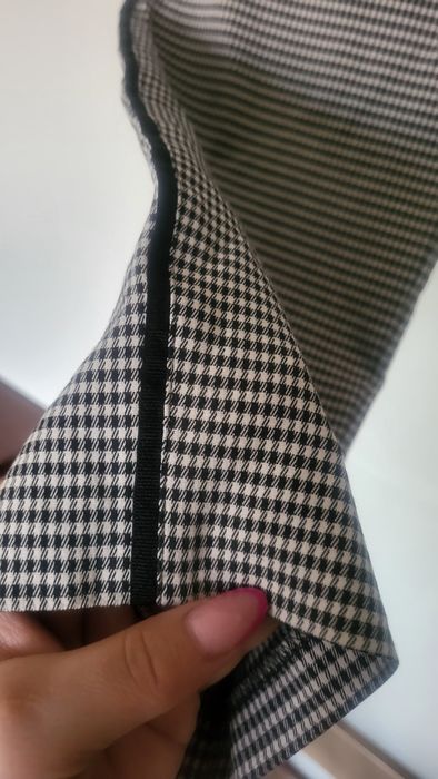 Spodnie cygaretki w pepitkę,46