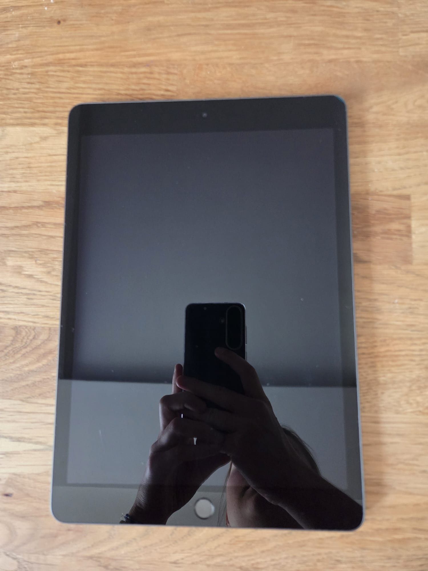 iPad 8. generacji + rysik + oryginalne opakowanie – Stan idealny!