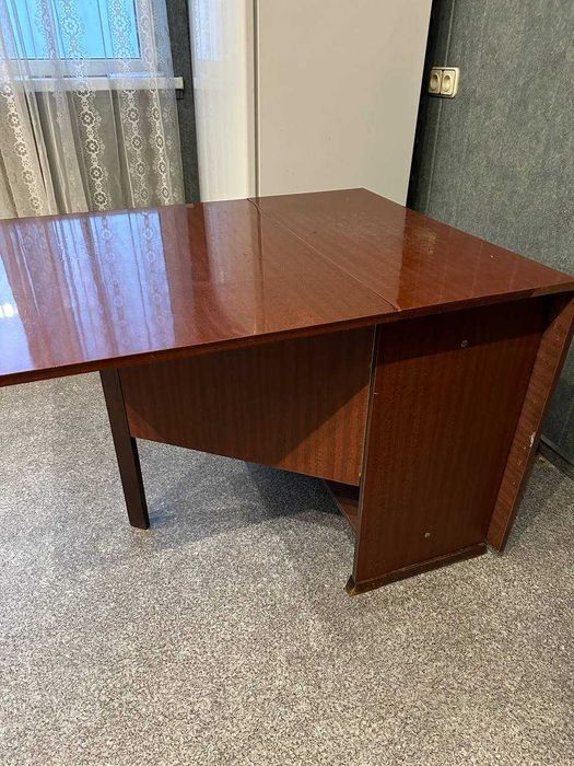 Продам стол-тумба в хорошем состоянии.