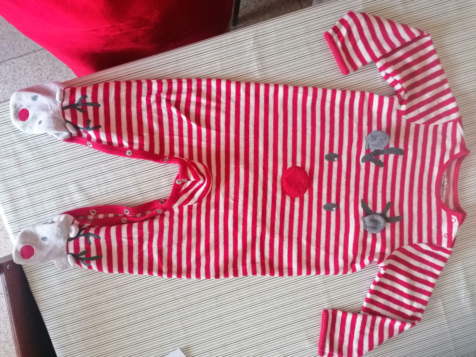 Pijama inteiro 12-18 meses C&A