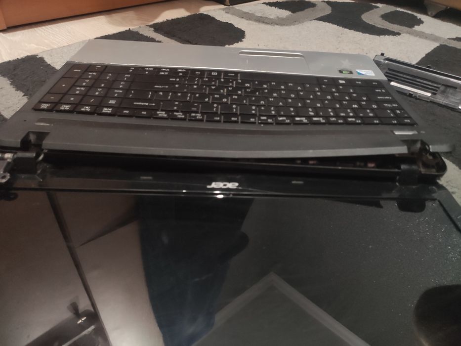 Продам неробочій ноутбук