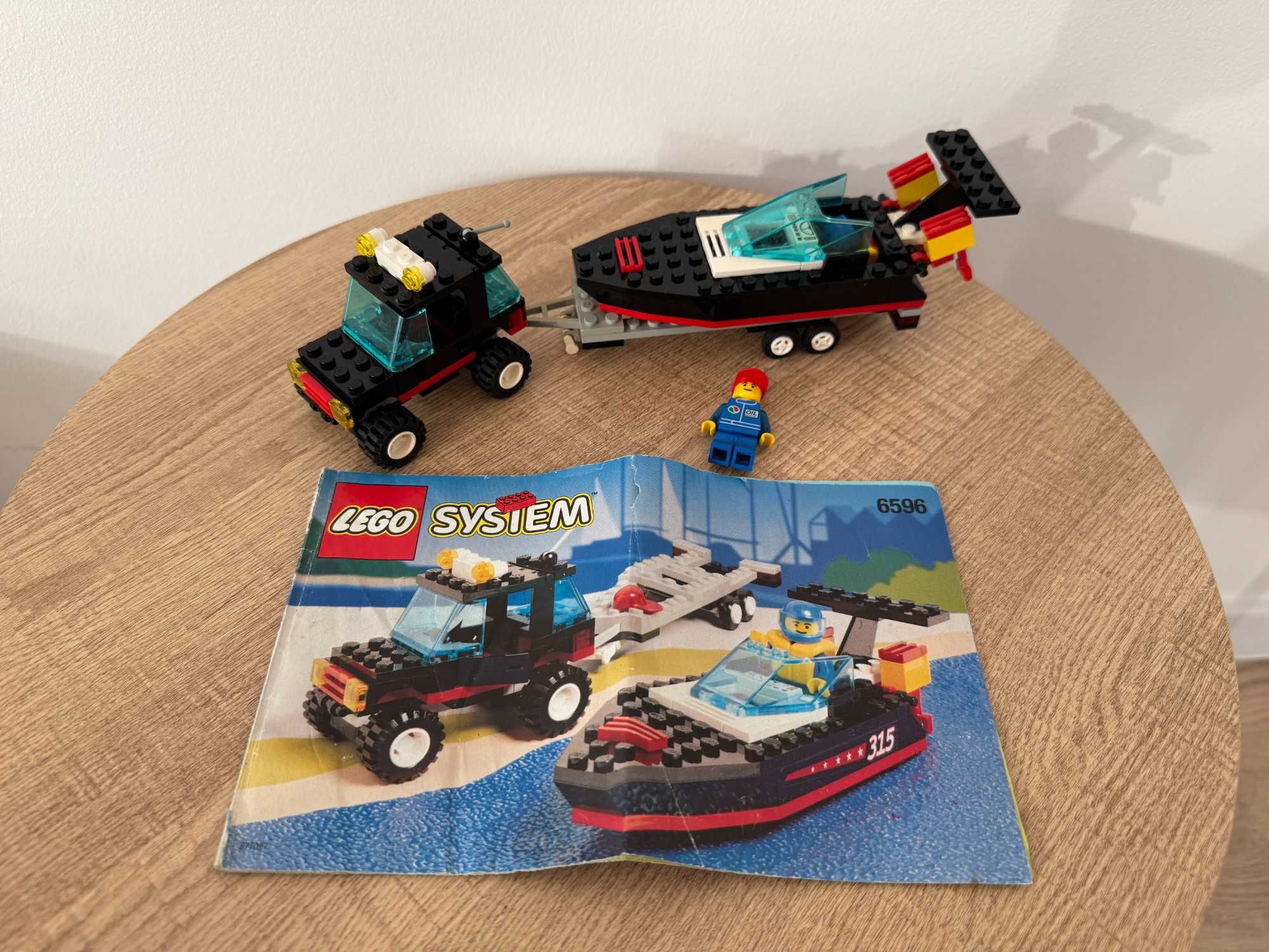 LEGO City Town Classic 6596 - 2 Motorówka i Auto Wave Master 1995 rok