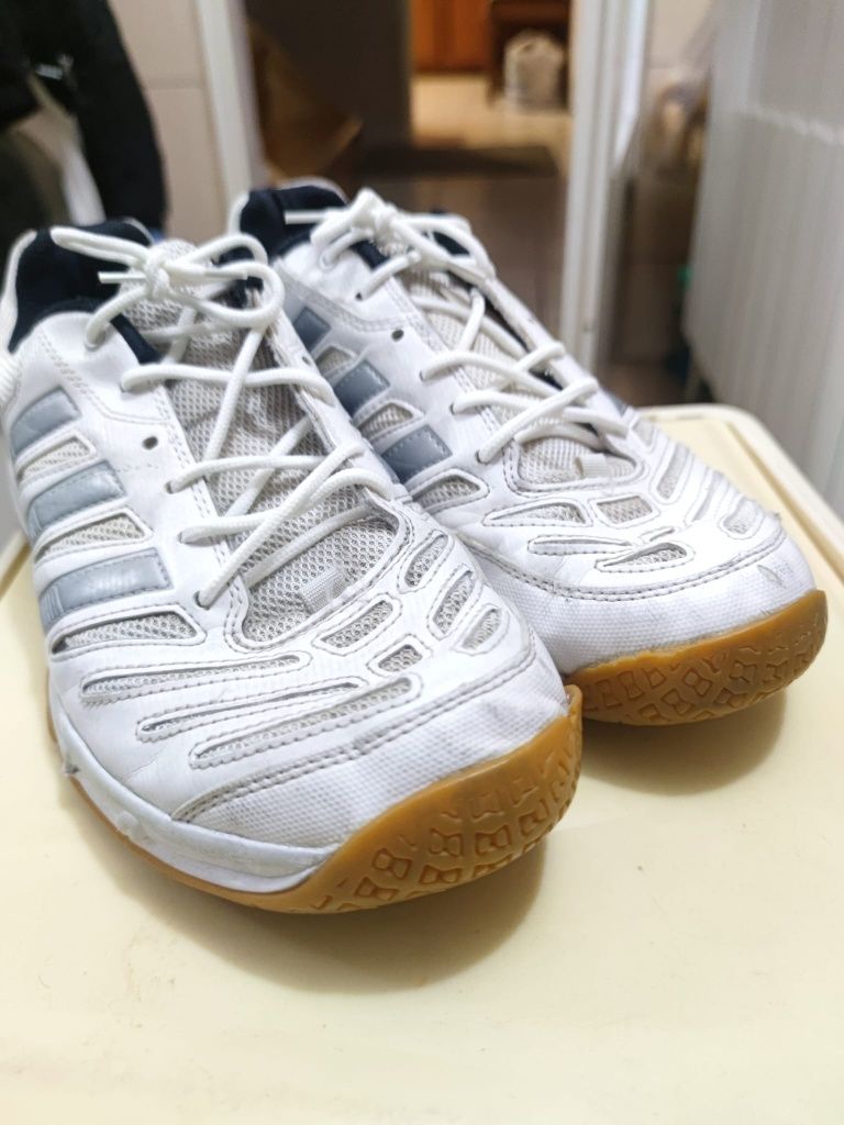 buty sportowe na halę adidas halówki classic performance 41 1/3 białe
