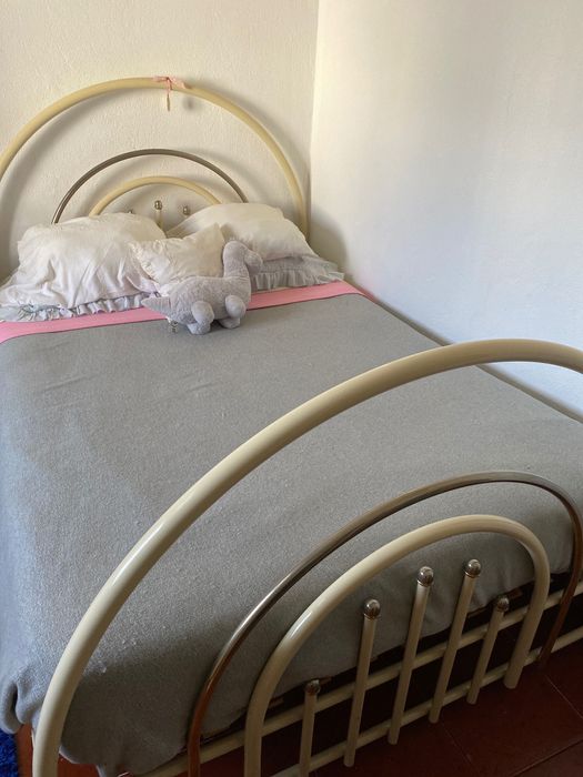 Cama casal de ferro + colchão