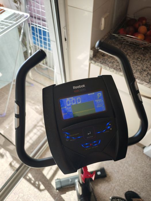 Bicicleta ergométrica Reebok GB40s.