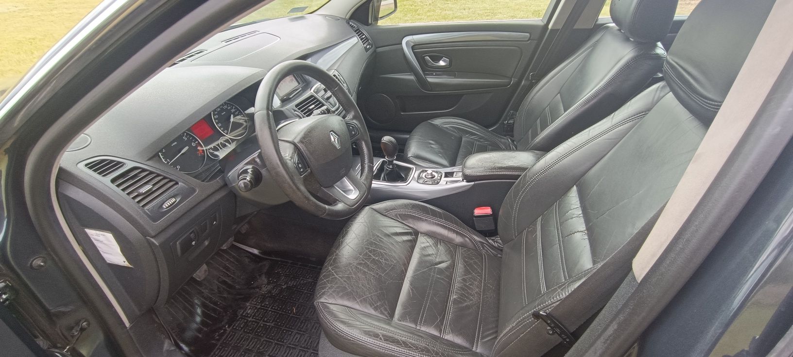 Zadbana Renault Laguna 3-2.0 Benz.Rok 2010/11-Bez wkładu finansowego.