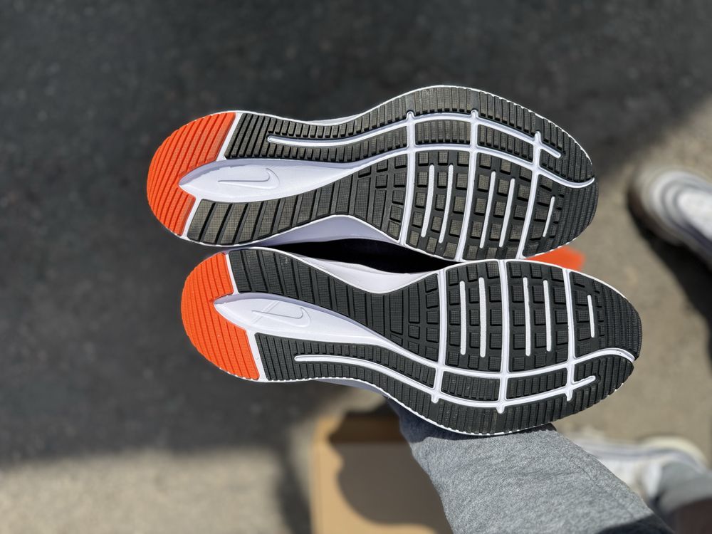 Nike кроссовки оригинал 45 размер 45.5 quest 4