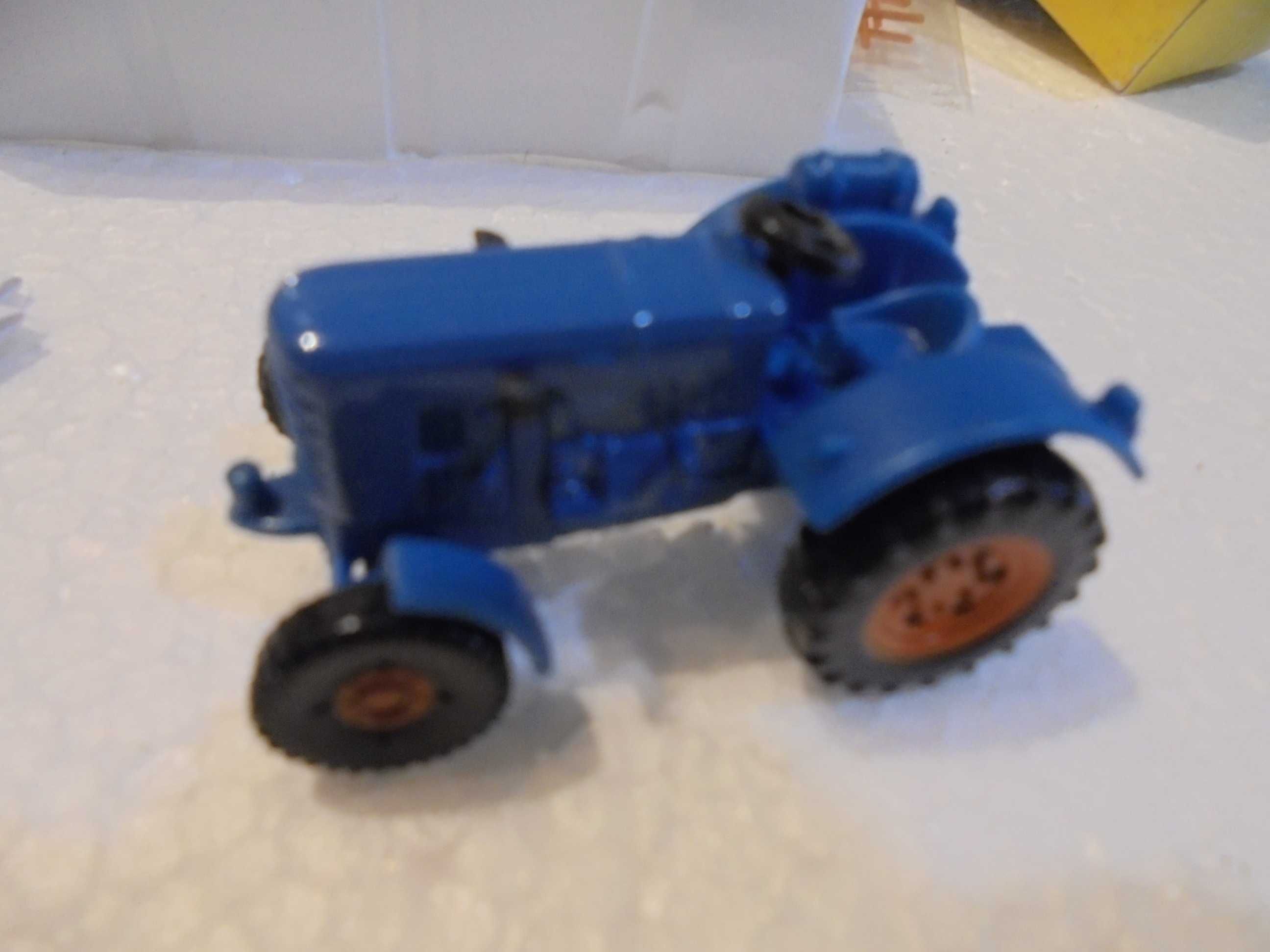 Eaglemoss dodatki H0 1:87,do Piko figurki,traktor,płot,krzaczki
