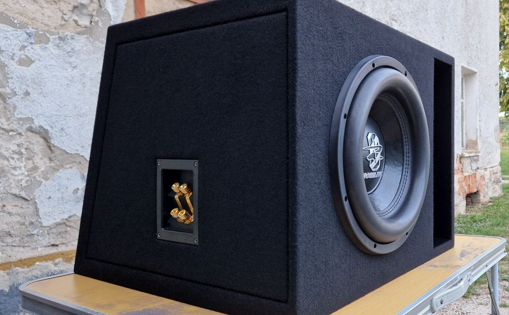 Subwoofer Ground Zero GZRW 12D2, Skrzynia szczelinowa 66l. Top stan!