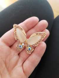 Elegancka biżuteria nowa broszka motyl motylek złoto perłowa