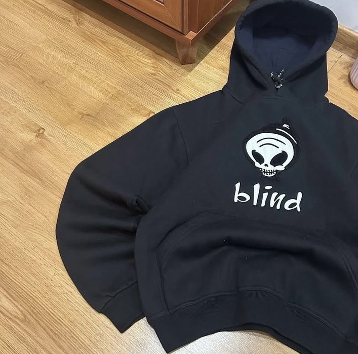 Blind hoodie opium