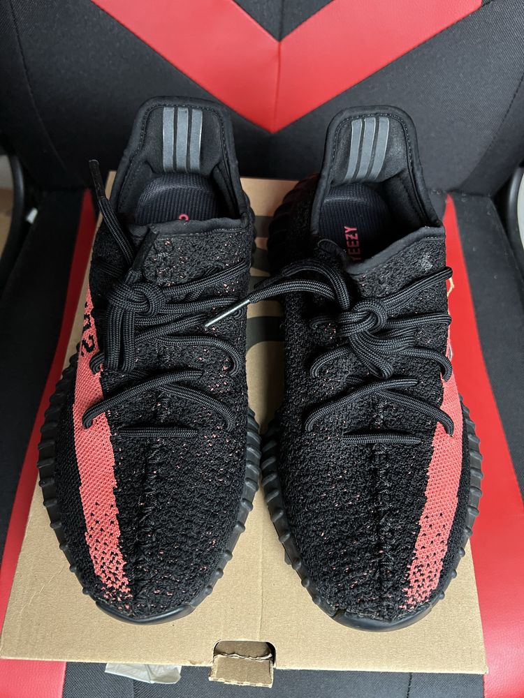 Adidas Yeezy Boost 350 V2 Red Stripe Core Black sneakersy czarne 40