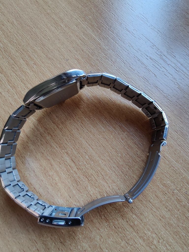 Годинник Casio ексклюзив.