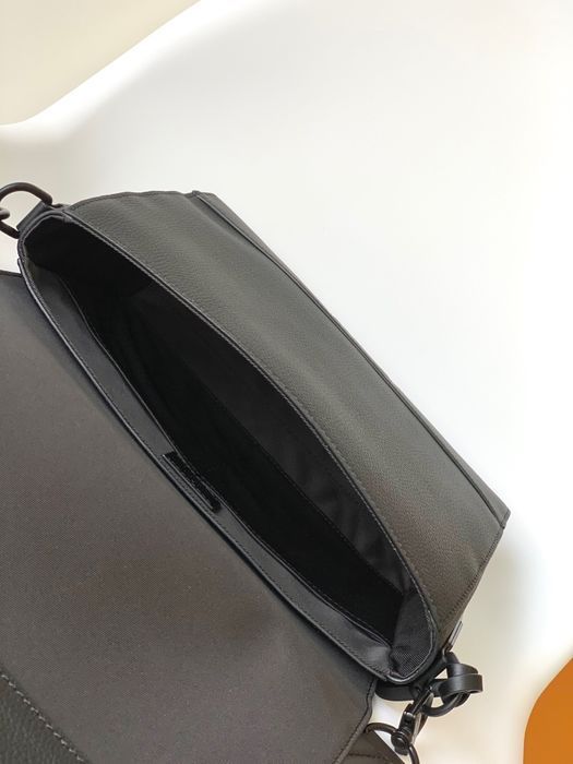 Louis Vuitton Aerogram сумка кожаная мужская оригинал черная