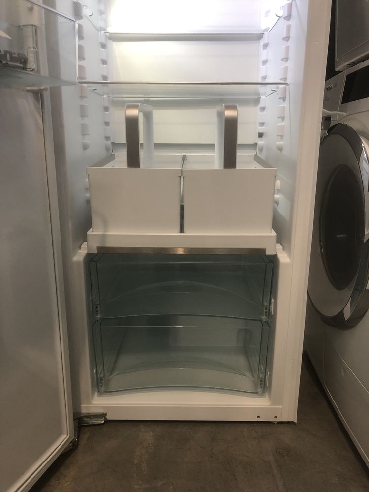 Холодильник під забудову Miele K37252id