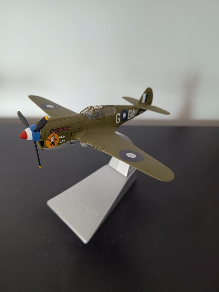 Samolot diecast corgi P-40 1/72