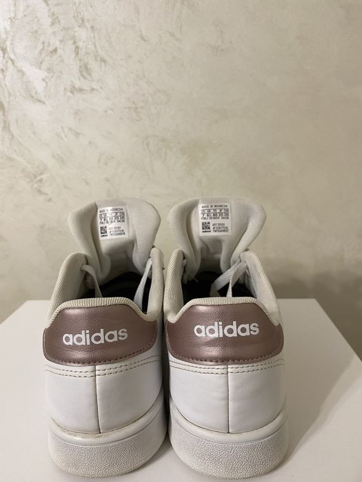 Жіночі кросівки Adidas Grand Court