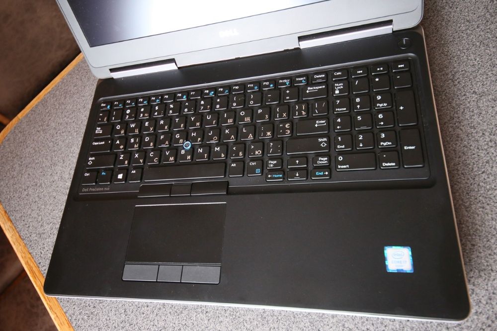 Реально IPS 15,6 Dell Precision m7510 i7mQ. RAM-16Gb.SSD-256G FHD An