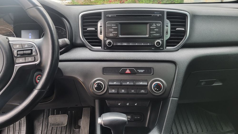 Продам офіційний KIA SPORTAGE