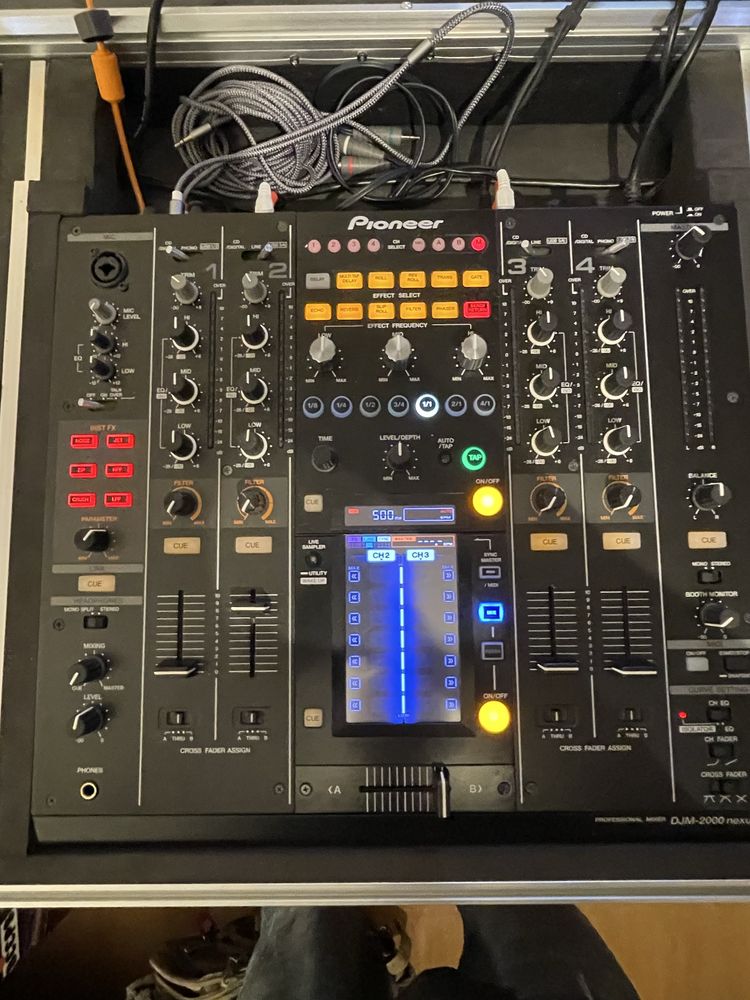 PIONEER DJM 2000 nexus com FlightCase