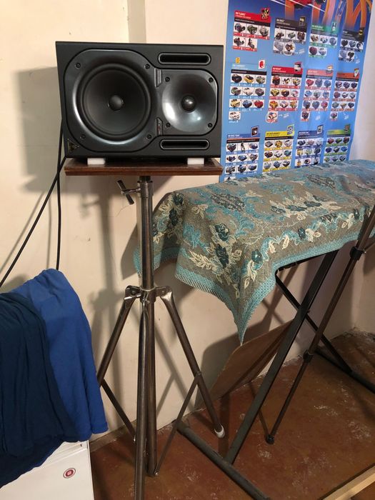 Студийные мониторы Beringer Truth B2030A бу