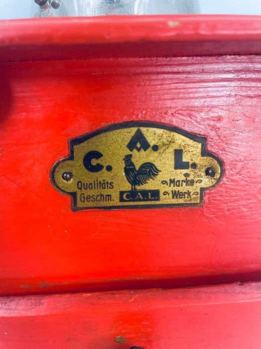 Zabytkowy młynek drewniany C.A.L